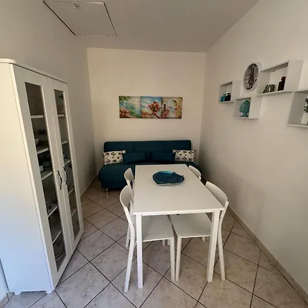 Semesterbostad Blue Maison